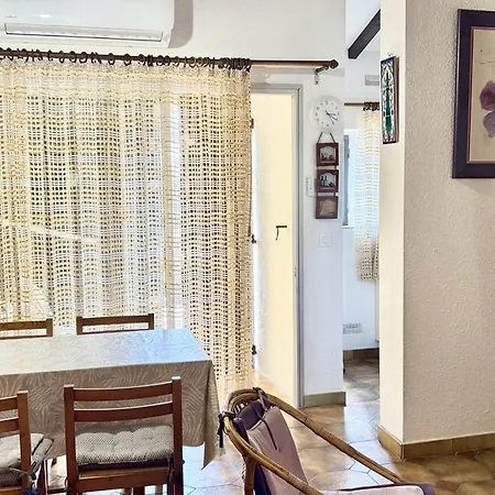 Maison T2 Avec Mezzanine, Terrasse, Parking Prive A 300m D'une Privee - Fr-1-529-44 * Le Barcarès